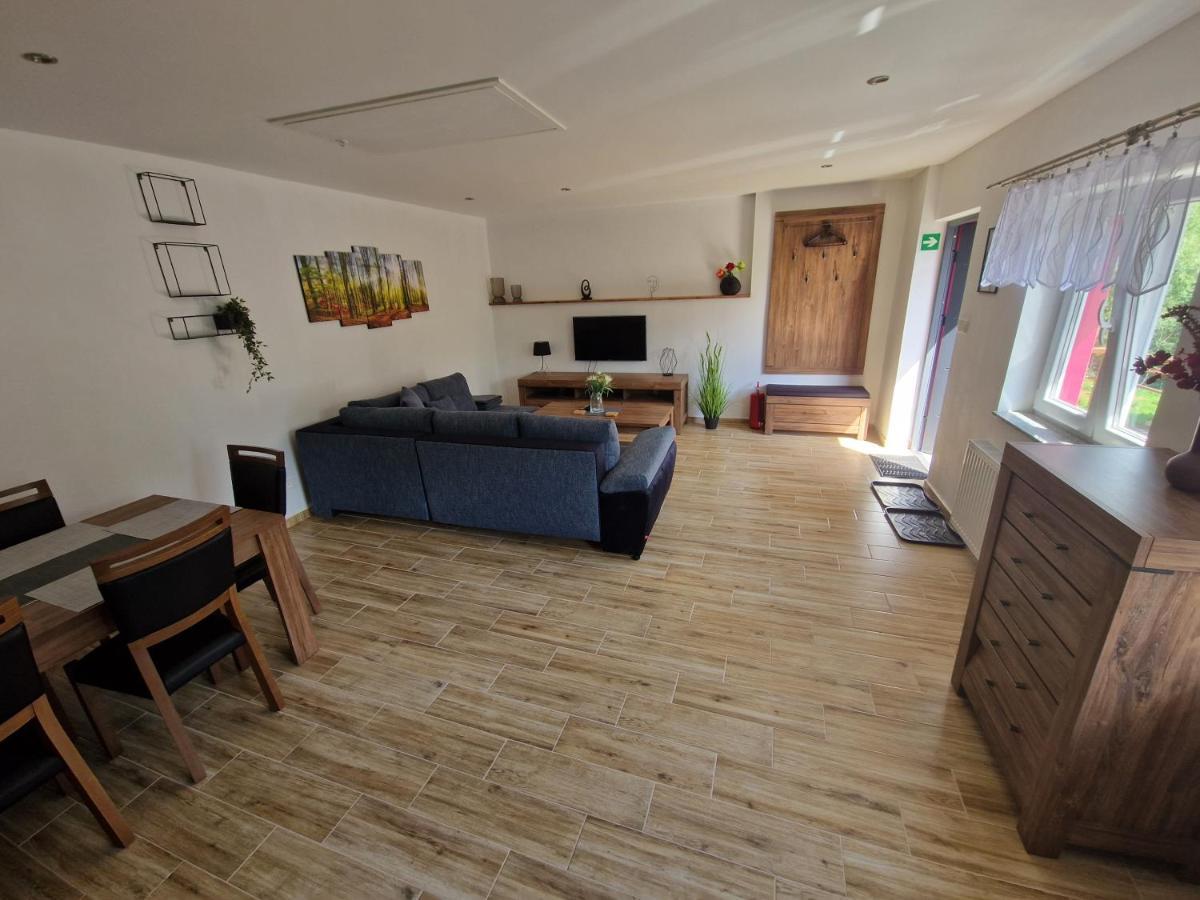 Restaurace U Mateje B&B Nove Mesto pod Smrkem Exterior foto